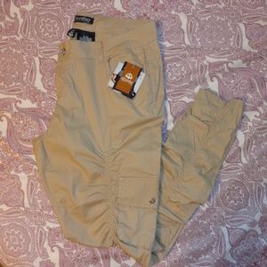 **FINAL Price***18W - NWT Dereon cargo style pants